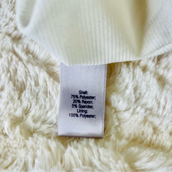 Jennifer Lopez white dress size 14P with silver belt attached. New without tag. - Picture 4 of 6